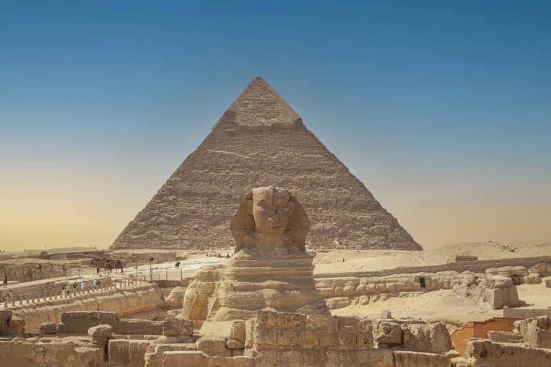 Grand Musée Égyptien et pyramides de Gizeh en visite privée